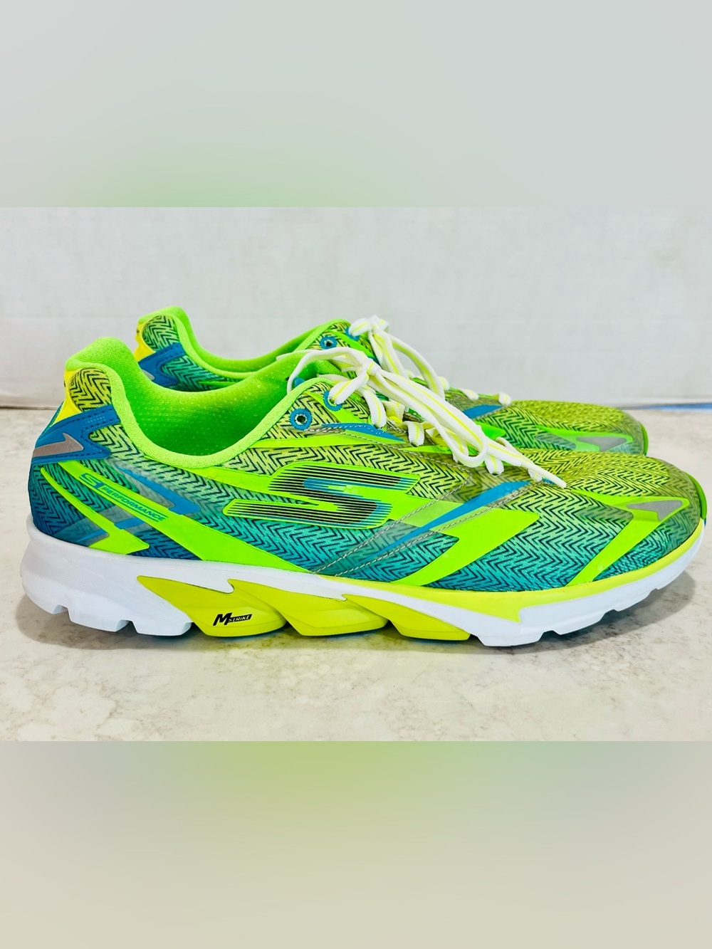 Skechers GoRun 4 M Strike Quick Fit Men’s Sz 10.5 Running Trainers-BRAND NEW